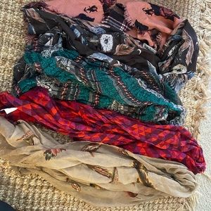 Women’s scarves!